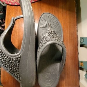 CROCS Sloan Sandles Size 10 black platform